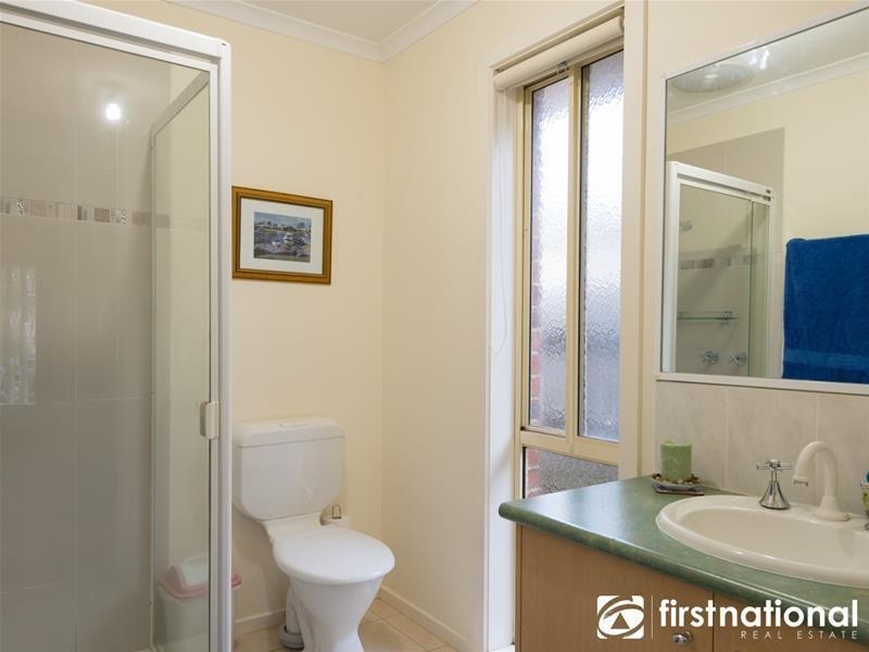 24 Dahlen Place, Berwick VIC 3806