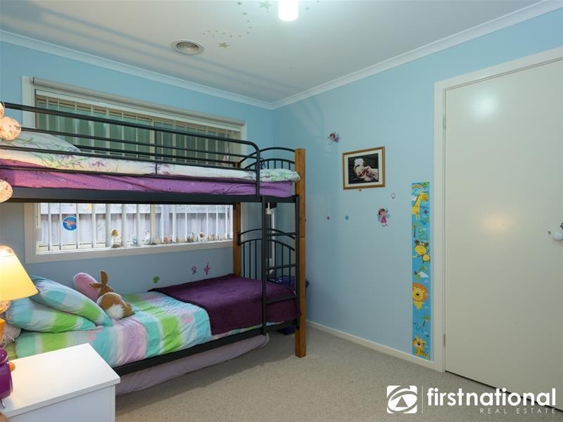 24 Dahlen Place, Berwick VIC 3806