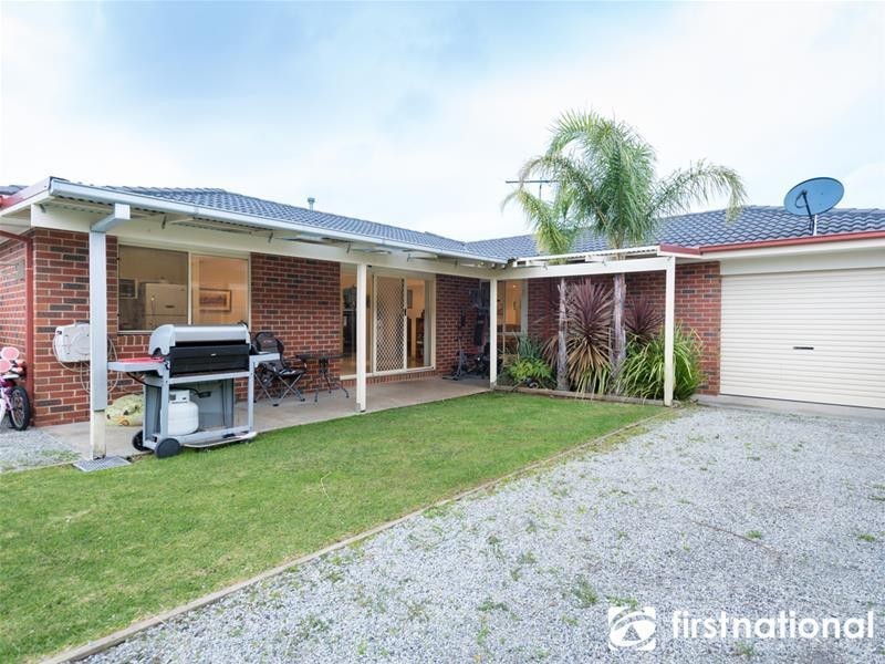 24 Dahlen Place, Berwick VIC 3806