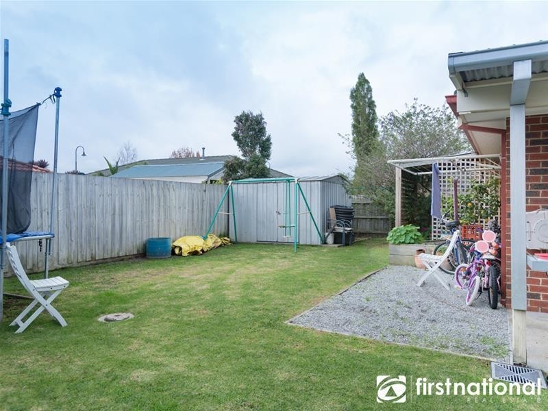 24 Dahlen Place, Berwick VIC 3806