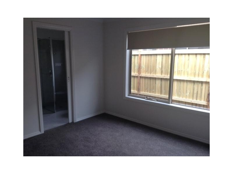 13 Campaspe Road, Cranbourne East VIC 3977