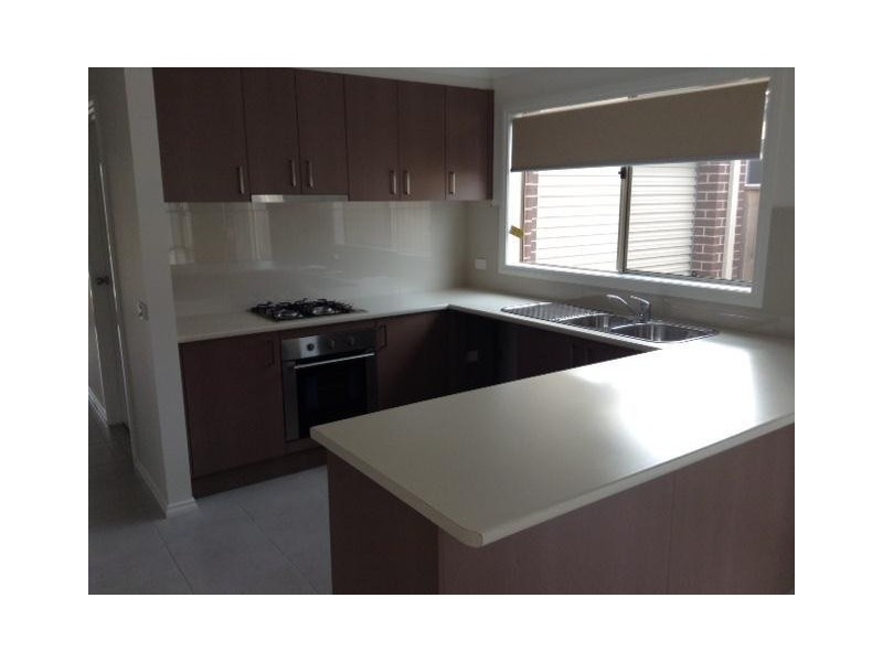 13 Campaspe Road, Cranbourne East VIC 3977