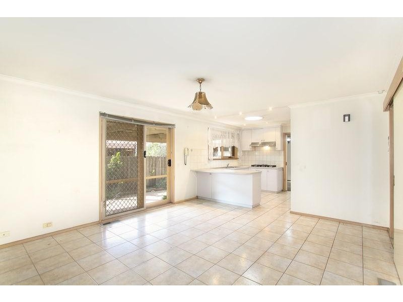 16 Rozzy Parade, Narre Warren VIC 3805