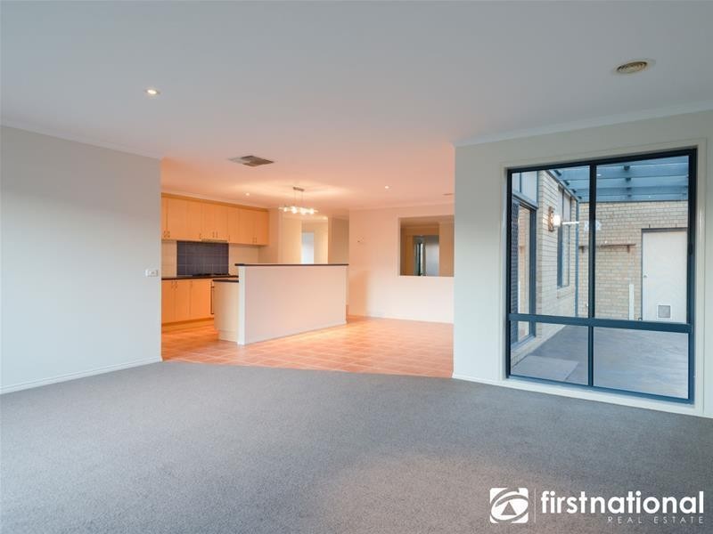 37 Thornbill Circuit, Pakenham VIC 3810