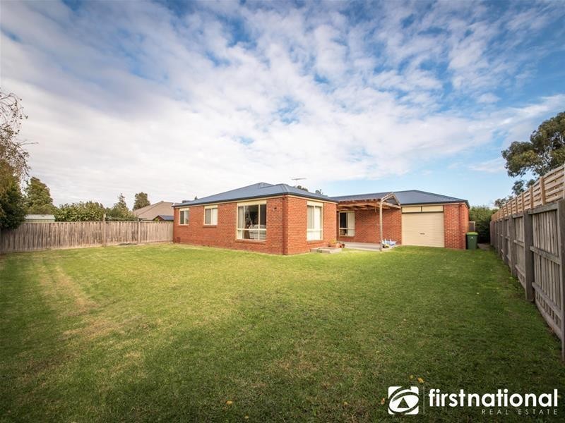 13 Tasman Way, Pakenham VIC 3810
