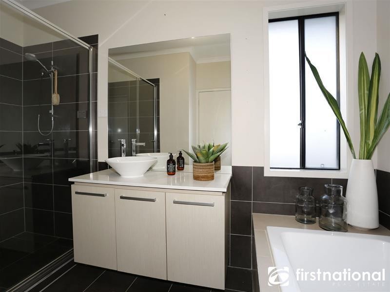 13 Gwen Meredith Drive, Bunyip VIC 3815