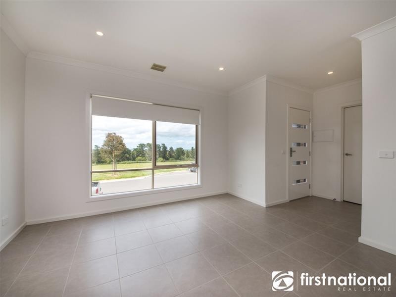 69 Atlantic Drive, Pakenham VIC 3810