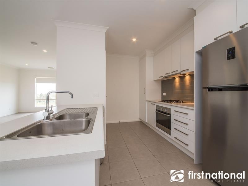 69 Atlantic Drive, Pakenham VIC 3810