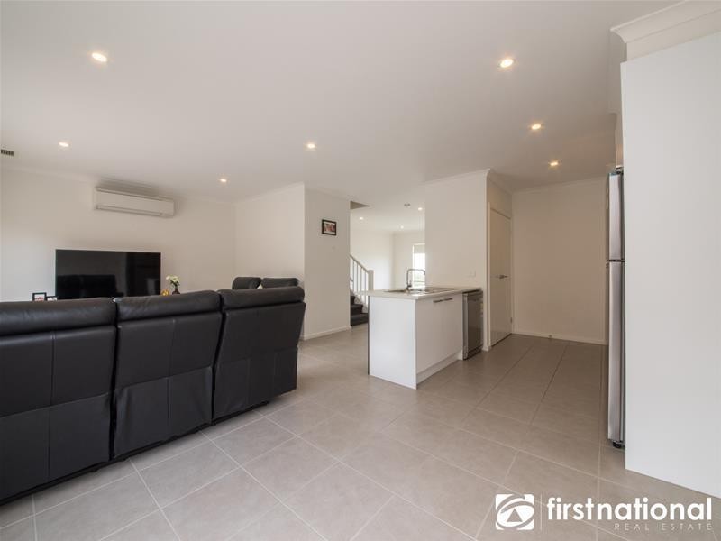 69 Atlantic Drive, Pakenham VIC 3810