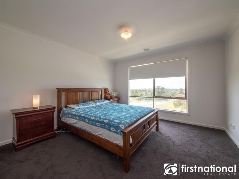 69 Atlantic Drive, Pakenham VIC 3810