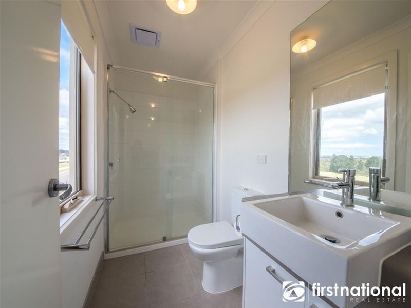 69 Atlantic Drive, Pakenham VIC 3810