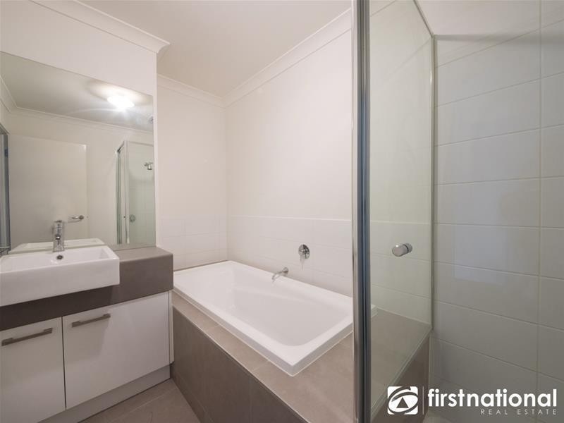 69 Atlantic Drive, Pakenham VIC 3810