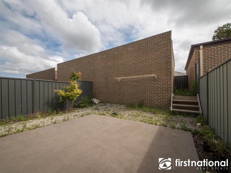 69 Atlantic Drive, Pakenham VIC 3810