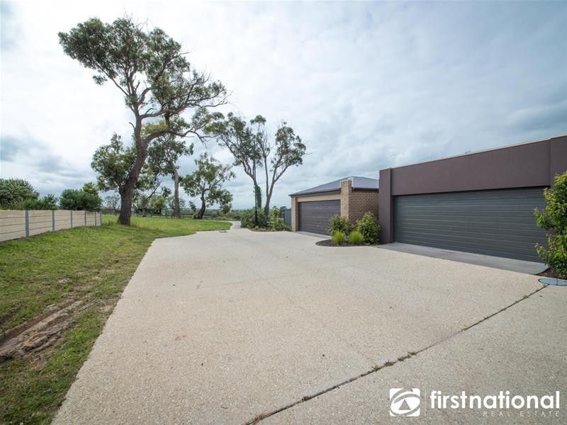 69 Atlantic Drive, Pakenham VIC 3810