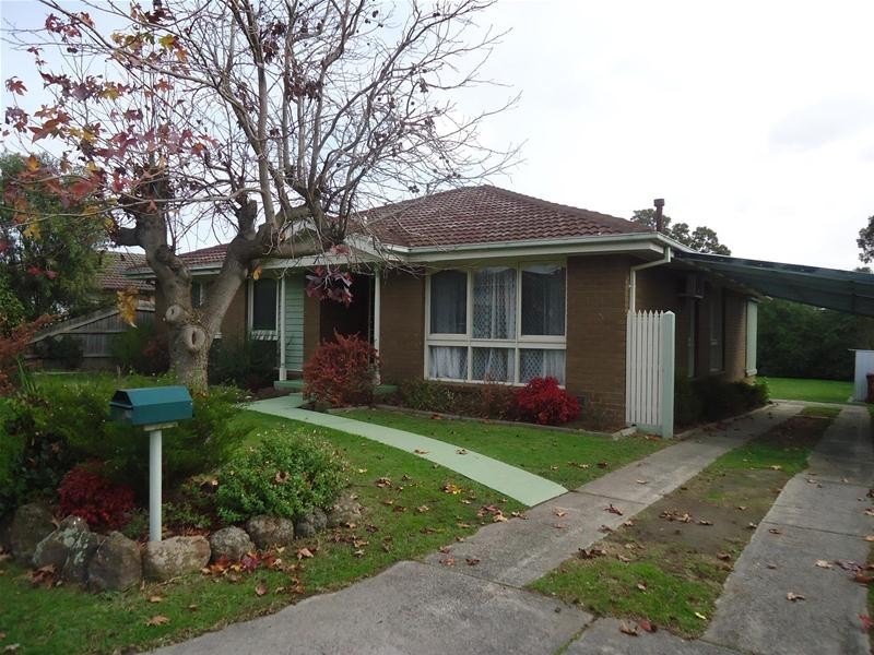 24 Evan Street, Berwick VIC 3806