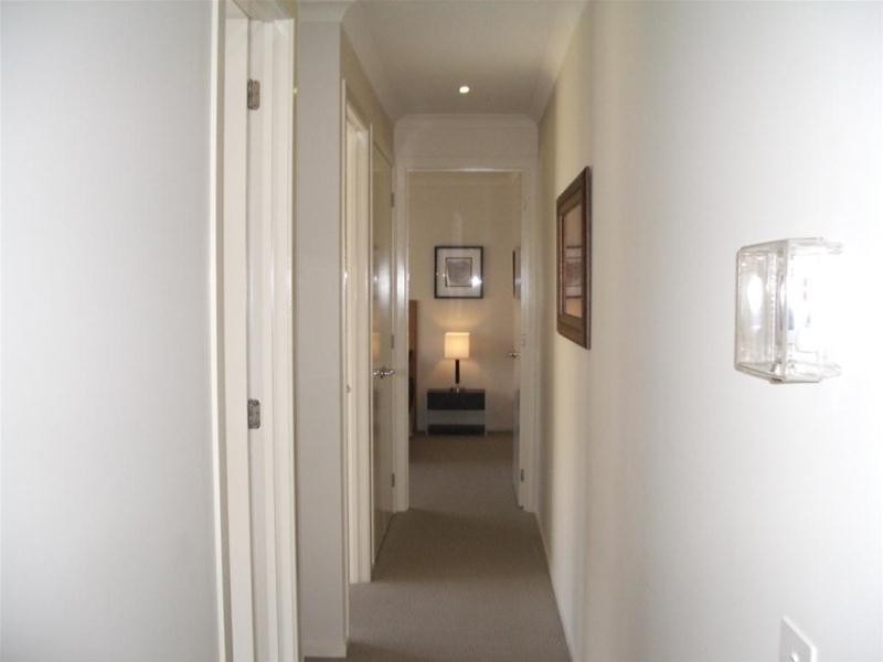 36 Yellowbox Crescent, Lyndhurst VIC 3975