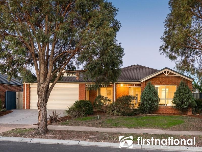 6 Tea Tree Close, Pakenham VIC 3810