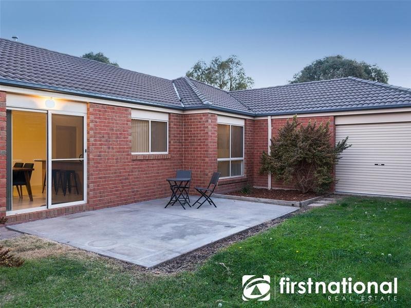 6 Tea Tree Close, Pakenham VIC 3810