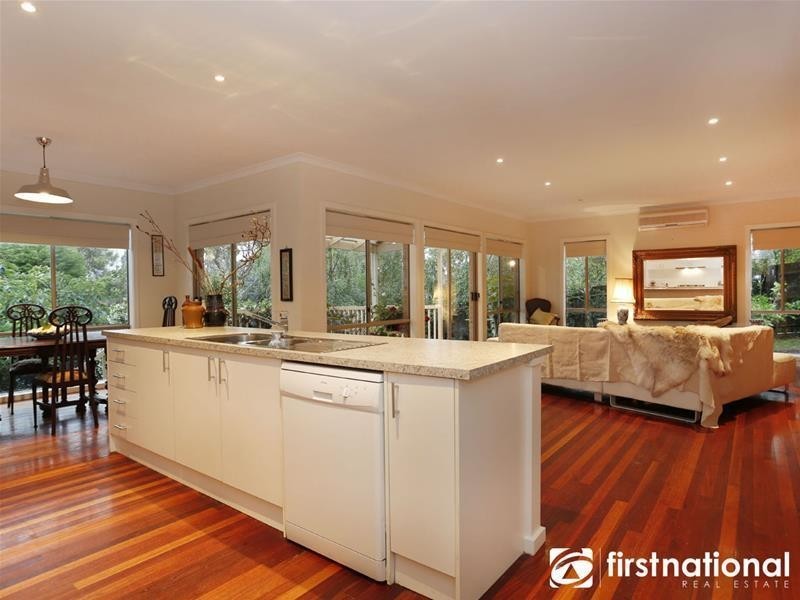 23 Cara Crescent, Berwick VIC 3806