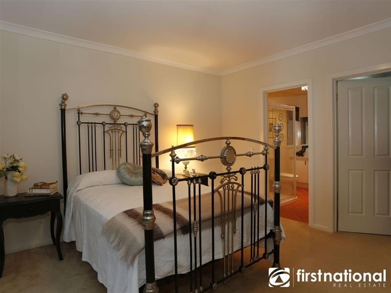 23 Cara Crescent, Berwick VIC 3806