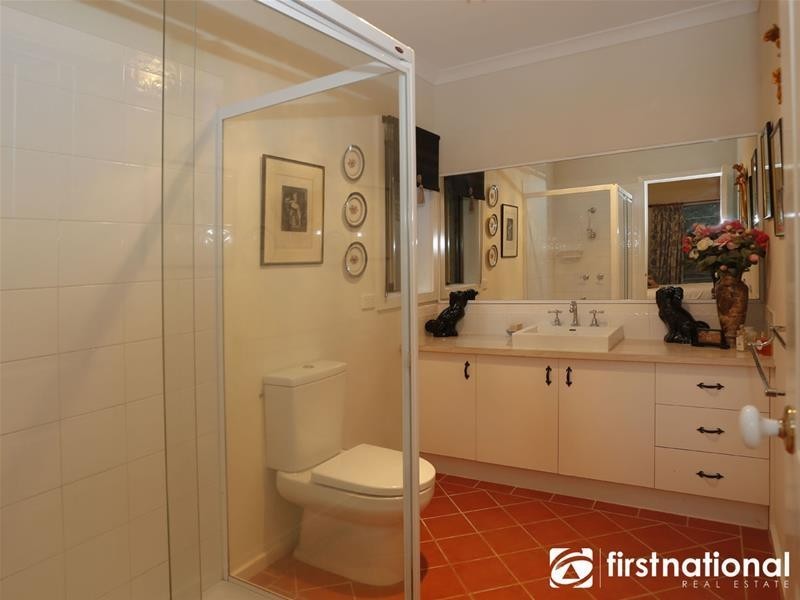 23 Cara Crescent, Berwick VIC 3806