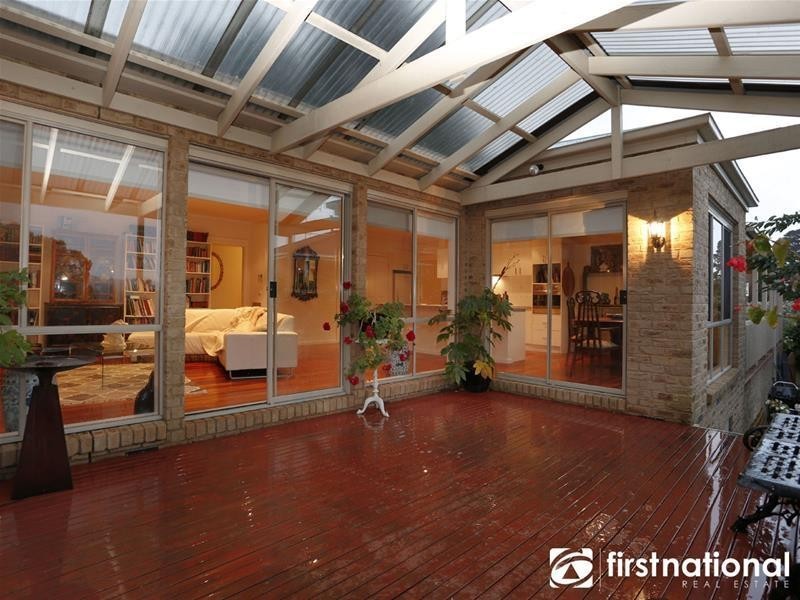 23 Cara Crescent, Berwick VIC 3806