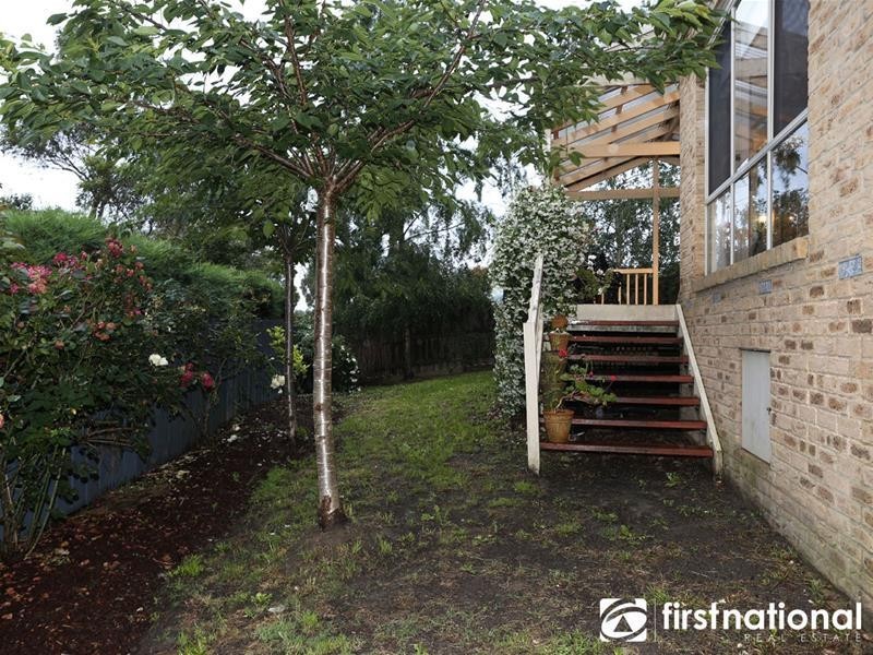 23 Cara Crescent, Berwick VIC 3806