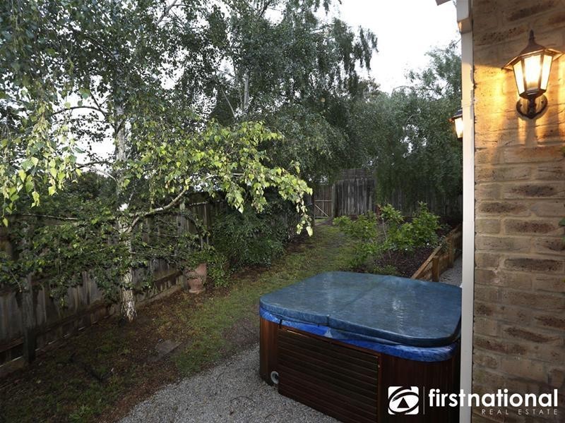 23 Cara Crescent, Berwick VIC 3806