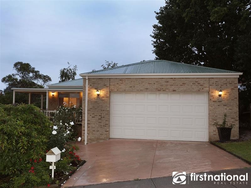 23 Cara Crescent, Berwick VIC 3806