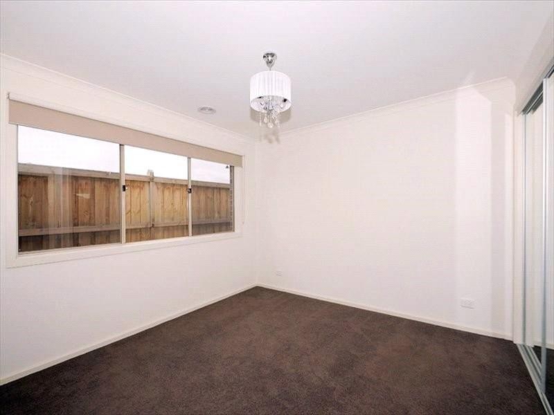 45 Chantenay Parade, Cranbourne North VIC 3977