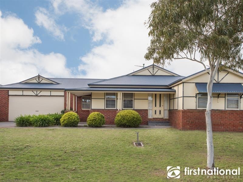 13 Tasman Way, Pakenham VIC 3810