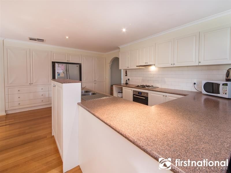 13 Tasman Way, Pakenham VIC 3810