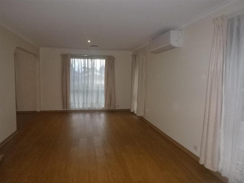 8 Tottington Rise, Berwick VIC 3806