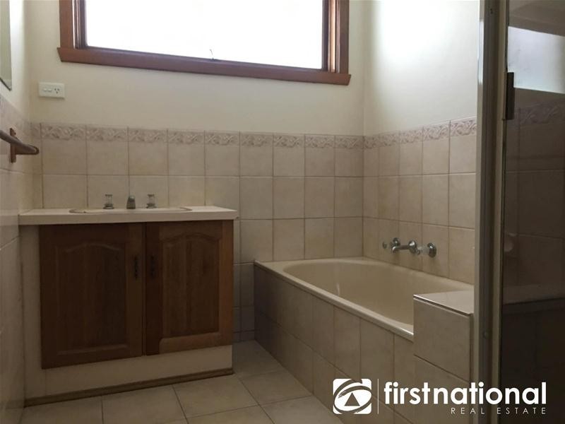 68 Sweeney Drive, Narre Warren VIC 3805