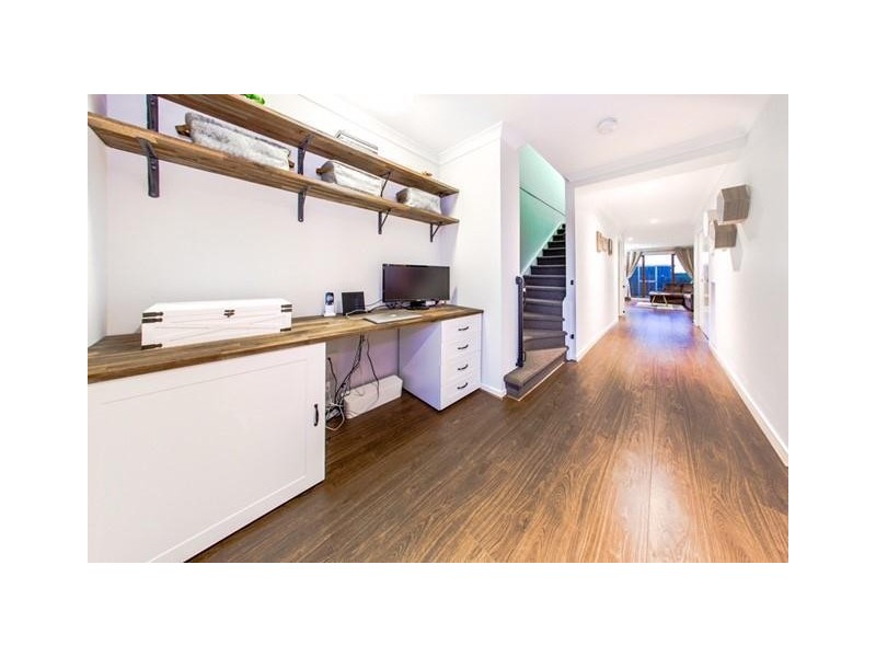 9 Fleuve Rise, Clyde North VIC 3978