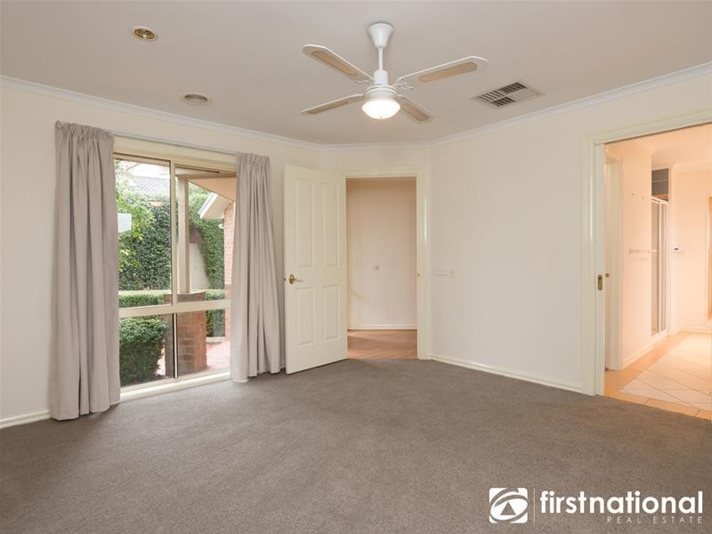 10 Fieldhouse Lane, Berwick VIC 3806