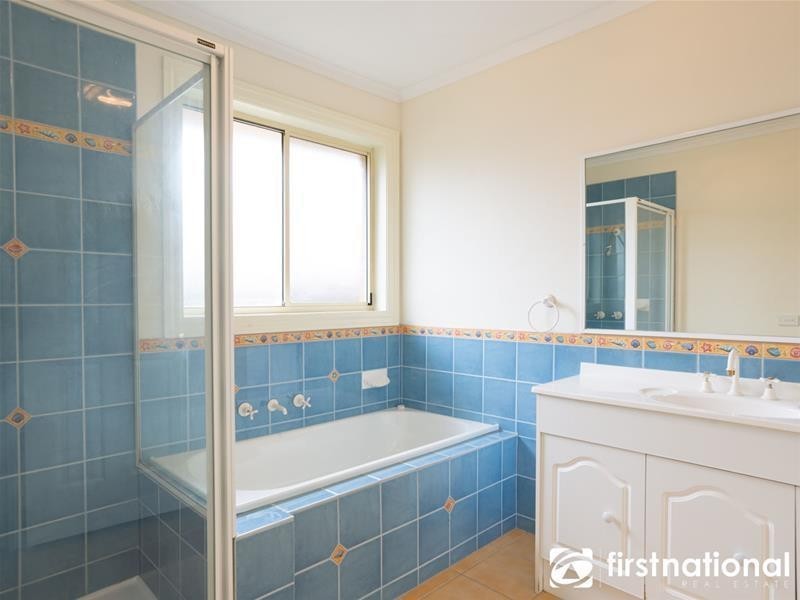 10 Fieldhouse Lane, Berwick VIC 3806