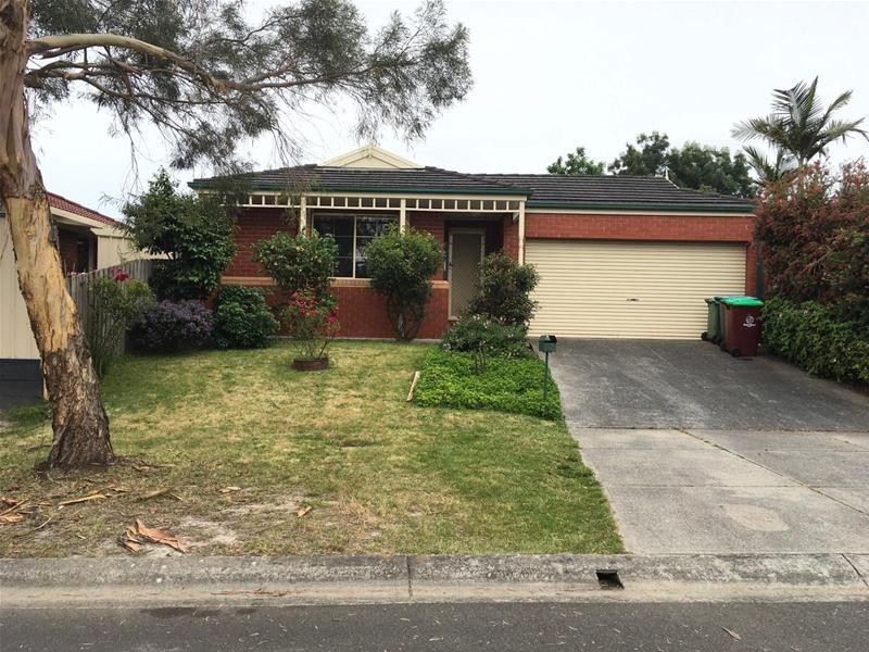 2 Cooma Court, Berwick VIC 3806