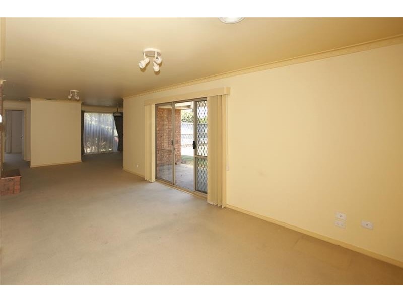 8 Tamarisk Road, Narre Warren VIC 3805