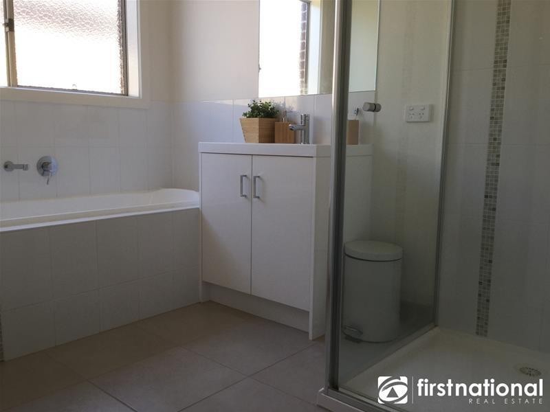 9/3-5 Melissa Way, Pakenham VIC 3810