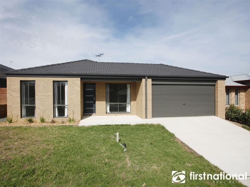 7 Doonie Way, Pakenham VIC 3810