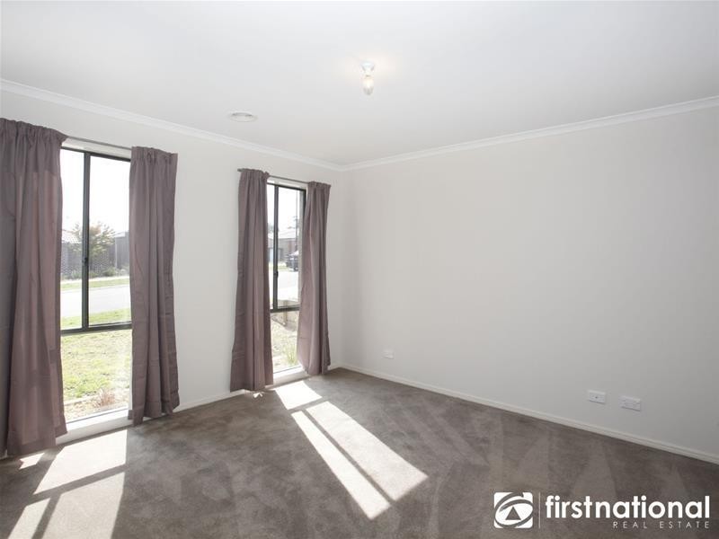 7 Doonie Way, Pakenham VIC 3810