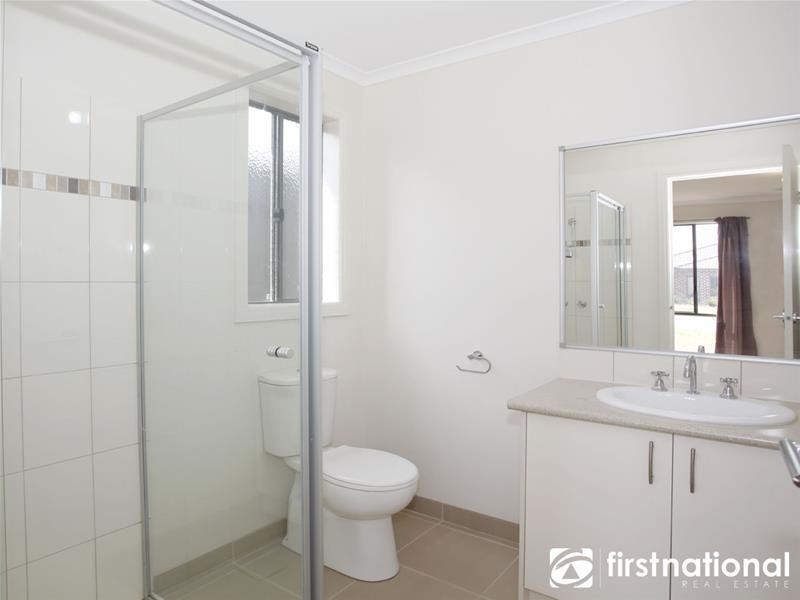 7 Doonie Way, Pakenham VIC 3810