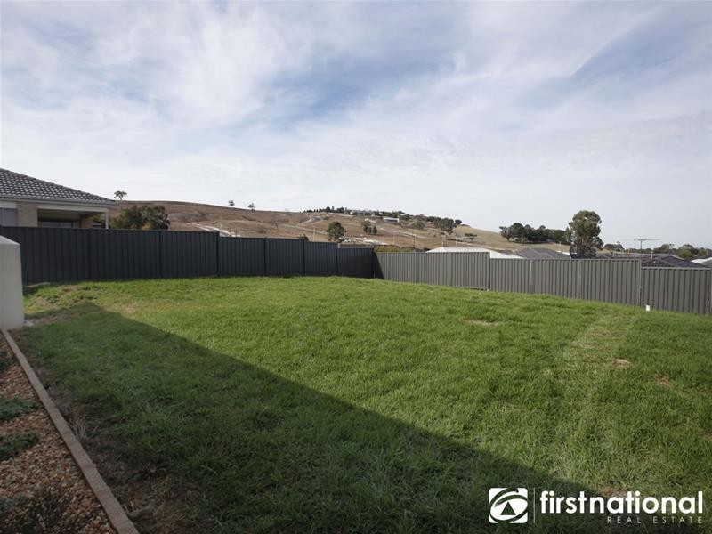 7 Doonie Way, Pakenham VIC 3810