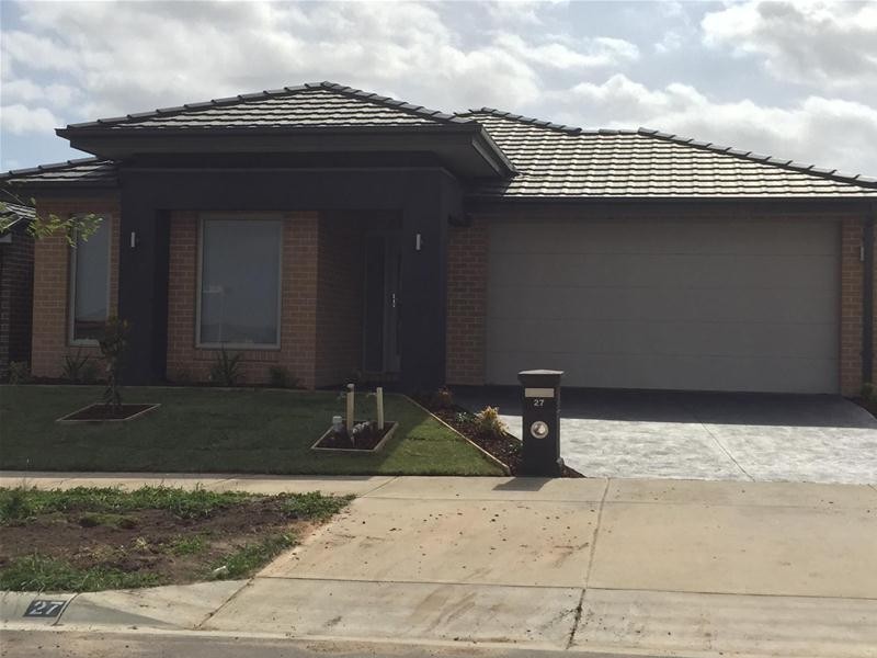 27 Renam Street, Pakenham VIC 3810