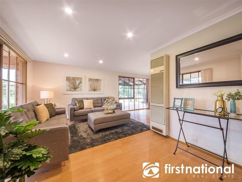10 Mayruck Rise, Hampton Park VIC 3976