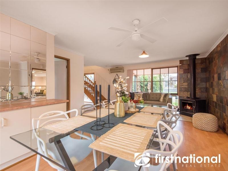 10 Mayruck Rise, Hampton Park VIC 3976