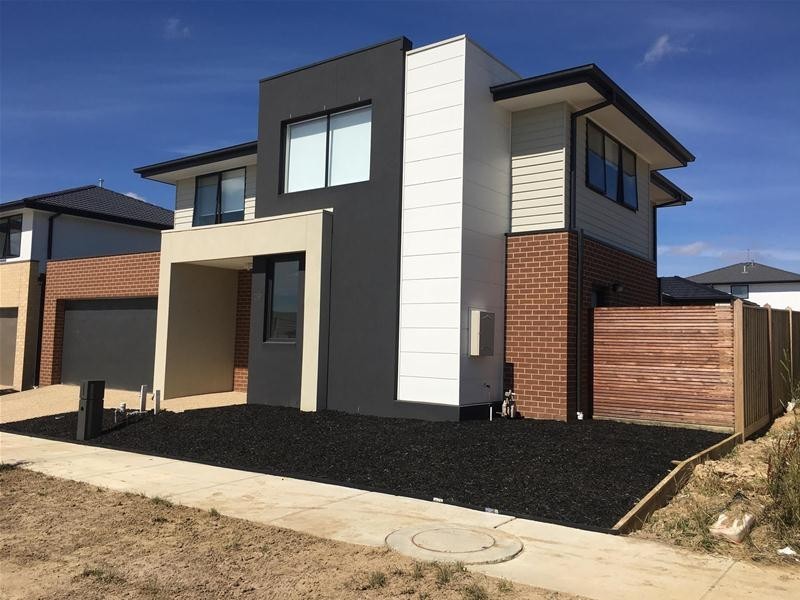 29 Barley Crescent, Clyde North VIC 3978