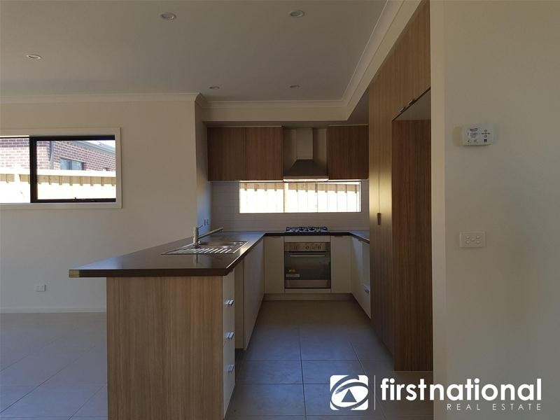 29 Barley Crescent, Clyde North VIC 3978