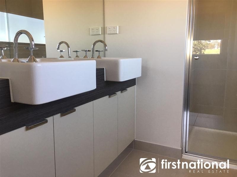 29 Barley Crescent, Clyde North VIC 3978